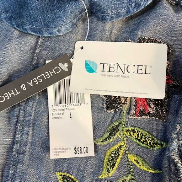 NWT  Chelsea & Theodore top - Picture 11 of 12